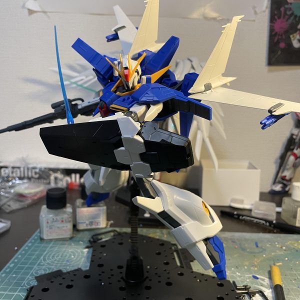 かなり久々の投稿です完成は未定ですけど今はリントヴルムをいじってます。改造のイメージはリントヴルムのミノフスキークラフトを試験的に用いた、空中戦闘能力強化プランです。初の改造（ミキシング）ですが、なんとかここまで来ました。完成するといいな、、、&nbsp;（7枚目）