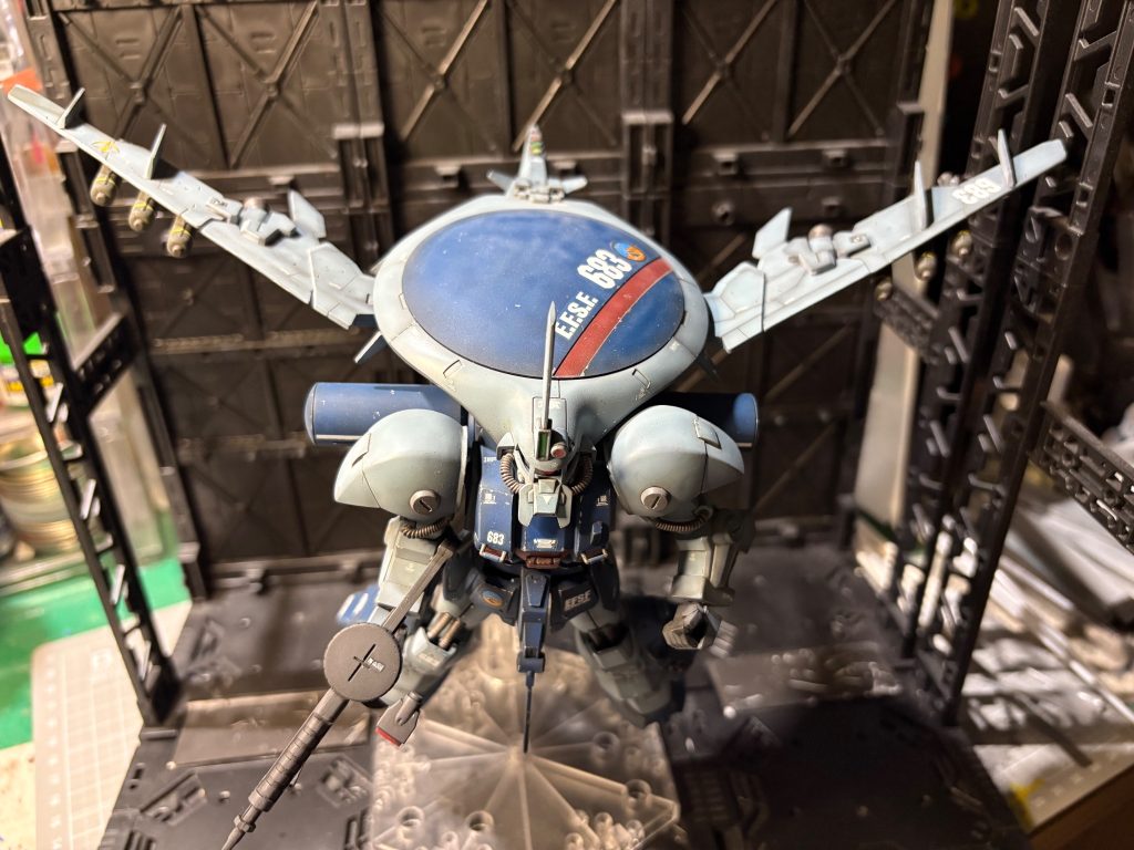 先ずは飛行モデルとしてウィングを装着。そして対艦、対潜用のミサイル装備で御座る😄