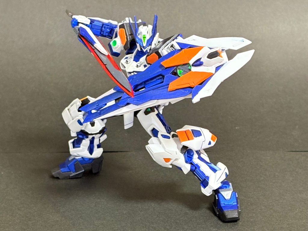 ところで、この“ヒート剣と盾の組み合わせ“、それから“ヒート剣とヒート斧の二刀流”という武装構成、影響元が分かる方がいたら是非コメントしてください。盾のデザインもそこから着想を得ています。