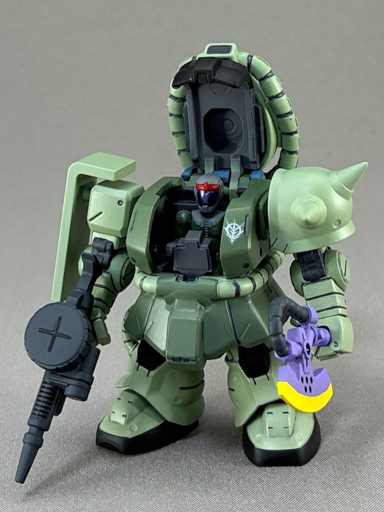 パイロットサイズ的には他のロボット物が合いそうですね。小さいながらもよく動きます。立つと安定しないので、透明プラ板貼ったり小さいネオジムとか足裏に埋め込んでもよかったかも。