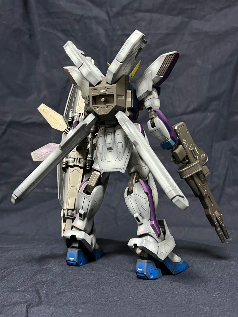 背面。