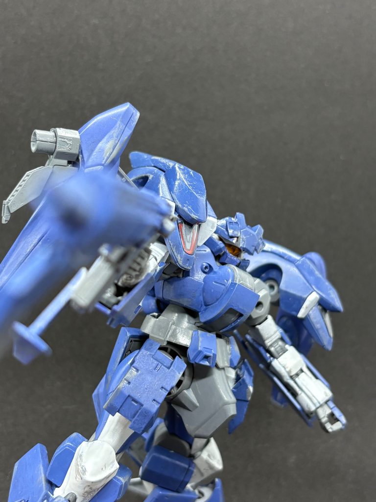 武装は専用のライフルとナックルを装備してますファラクトのピットも装備はしてはいますが、使えないようロックされています