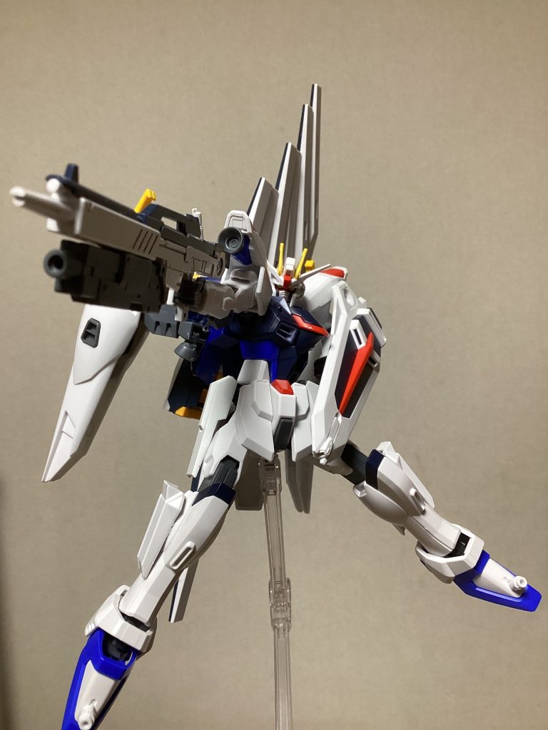 強化型ビームライフル:EGνガンダムのビームライフルに30MMガルドノヴァの武装を取り付けています。