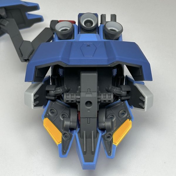 部分塗装進めてます。シールドとアームのプラ板改修箇所足基部のグレー腰部フロントアーマー裏あとはスラスター内側のイエロー塗ったらデカール貼ります。（3枚目）