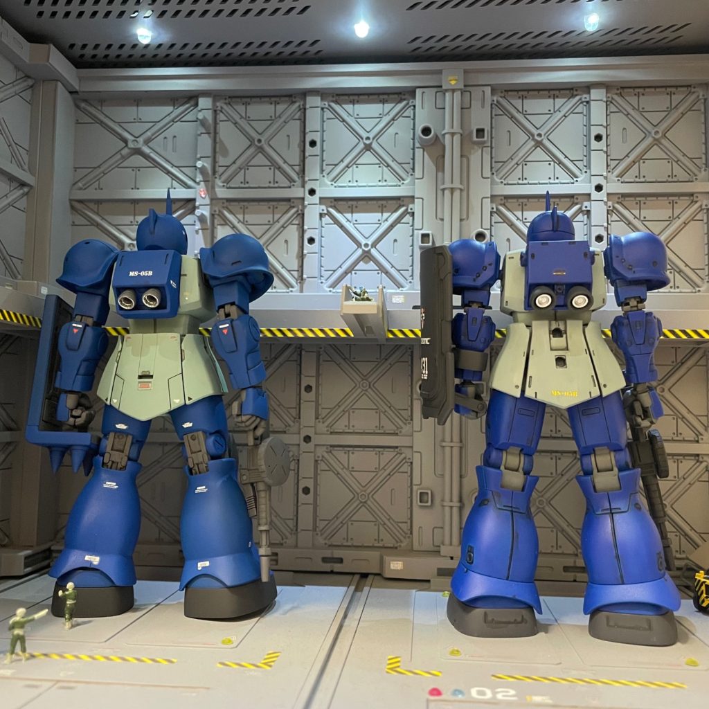 ツーショット③何度作ってもザクⅠはシンプルでカッコいい😍一番好きな機体です。
