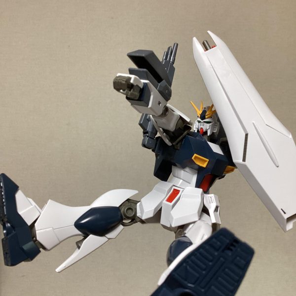 νガンダムを自分好みに改造しようと思っていじってます。（2枚目）