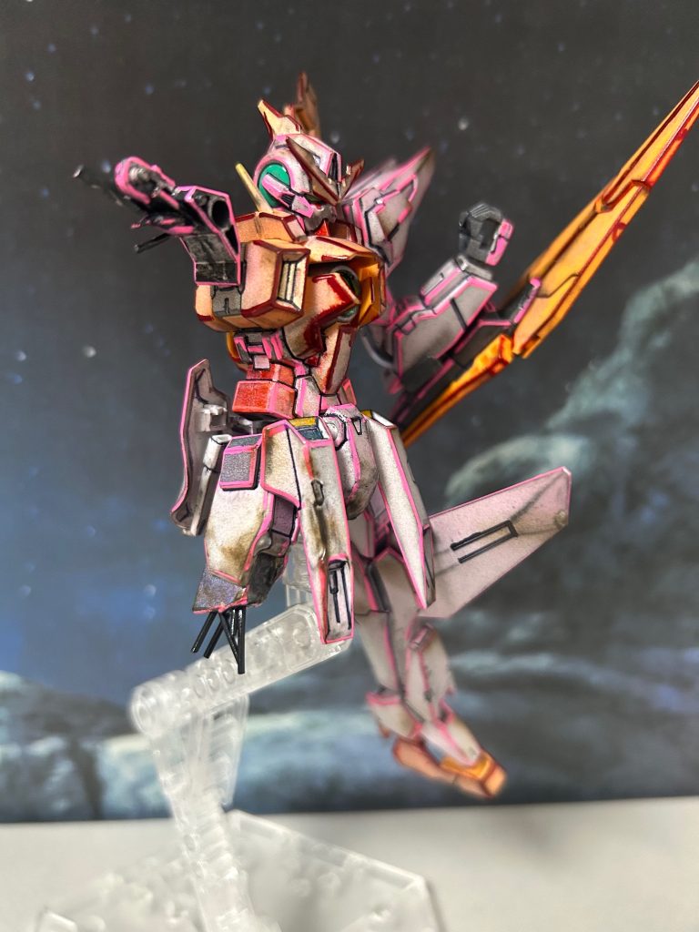 塗装はガンダムマーカー・トランザム　ホロレッド・ガンダム　蛍光ピンク・ロイヤルメタレッド・その他　部分的に　緑や青など…