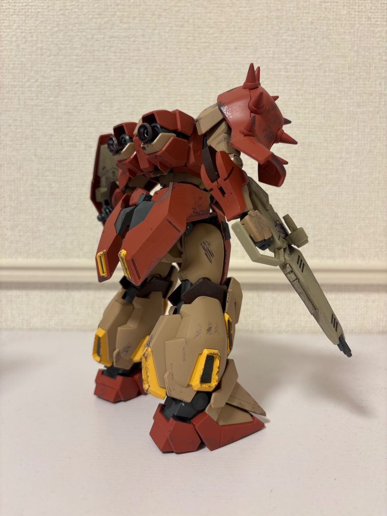 バックパックバーニアはガンメタリックで塗装してみましたが、艶消しをしてしまいました…。