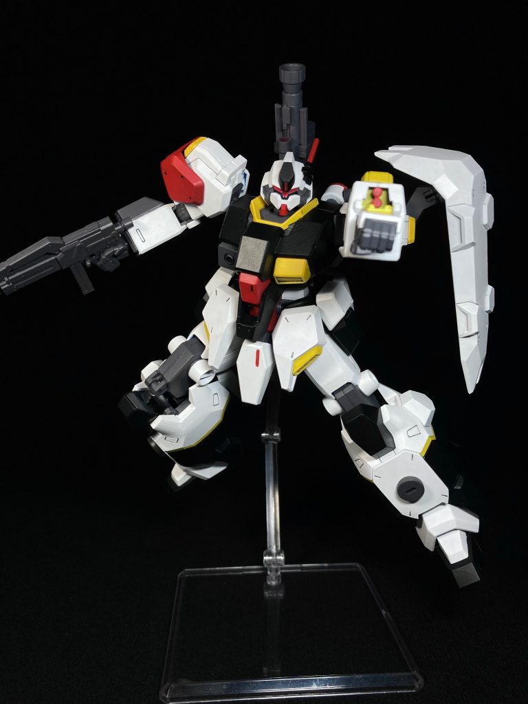 パトカーをイメージして塗装したけど別のロボットアニメっぽく見える気もします。