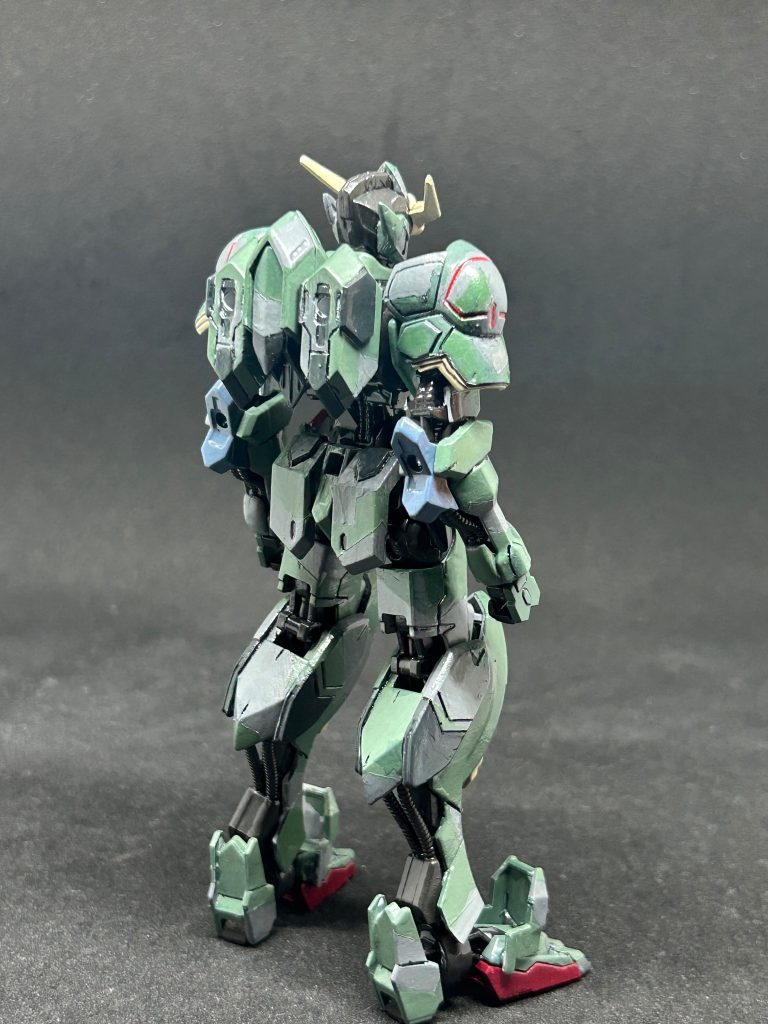 背面。