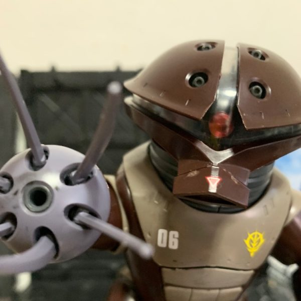 アッガイ、進撃！
