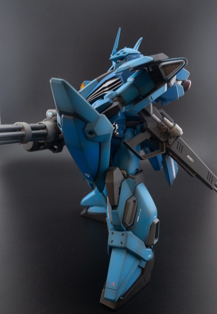 武装はゴツい獲物が似合いそうだったのでジャイアントガトリングを追加で💨ライフルは腰にマグネットでマウント🧲