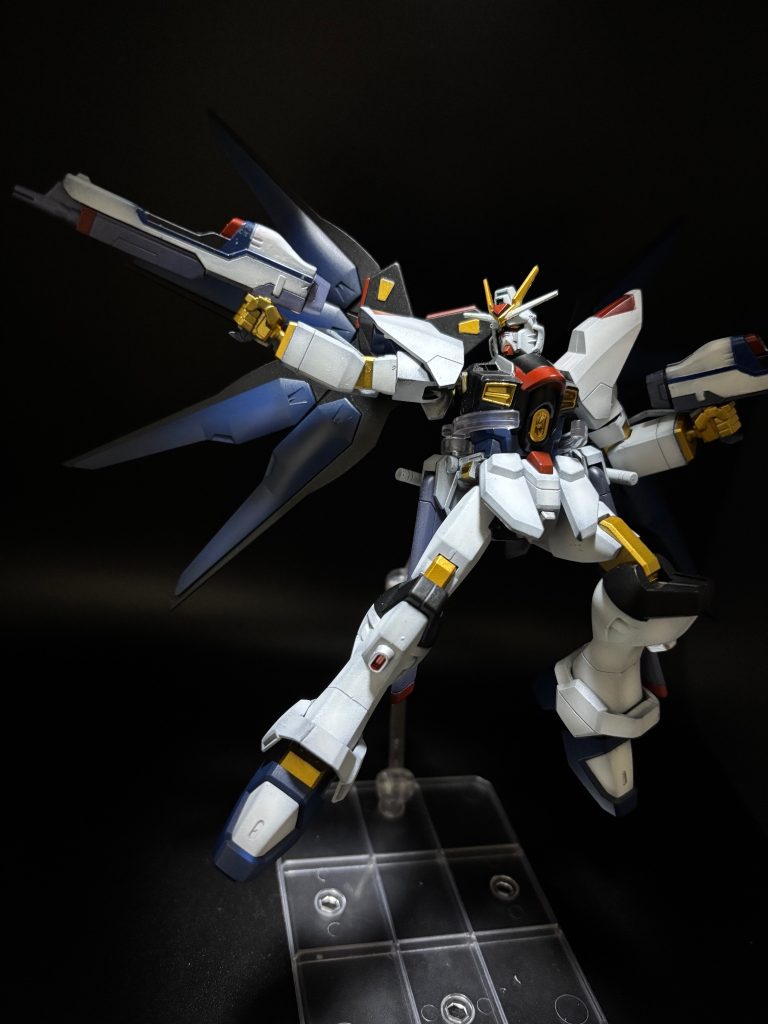 ポージングさせていきます✨まずはSEED撃ち！本家ですからね。カッコいいに決まってます(zaku-ライフルの塗り分けはマスキング地獄でしたね…(gundam-kao5)
