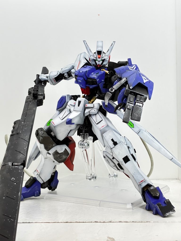 今回1/100スクラッチ　ガンダムアスタロト完成しました。去年の今ぐらいから作成はじめましたが、途中他のモデルや仕事バタバタで中断してしまいましたが、かっこよく完成したと思います。でわまた次の投稿で👋
