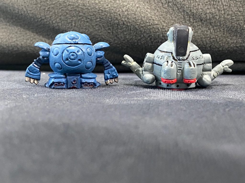 カプールは、結構爪とか手の間が細かい。(gundam-kao10)ボール。これは、ペンで塗ったのにいい色してて満足した。(zaku-kao5)