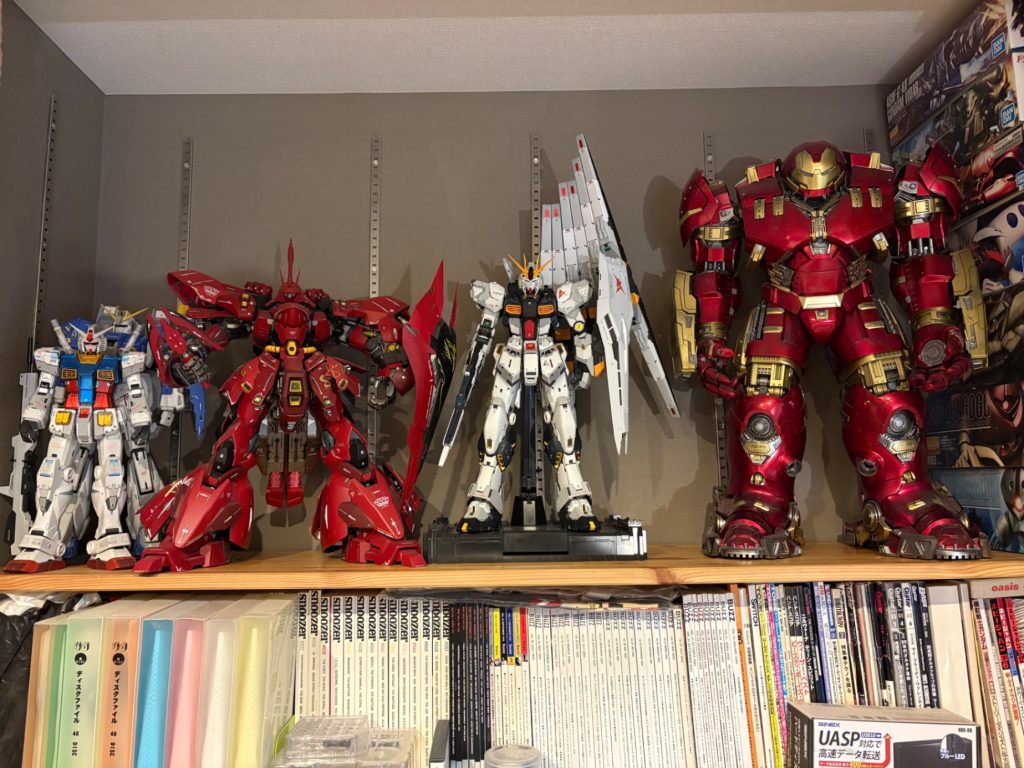 積みプラどかせて神棚を作りました。