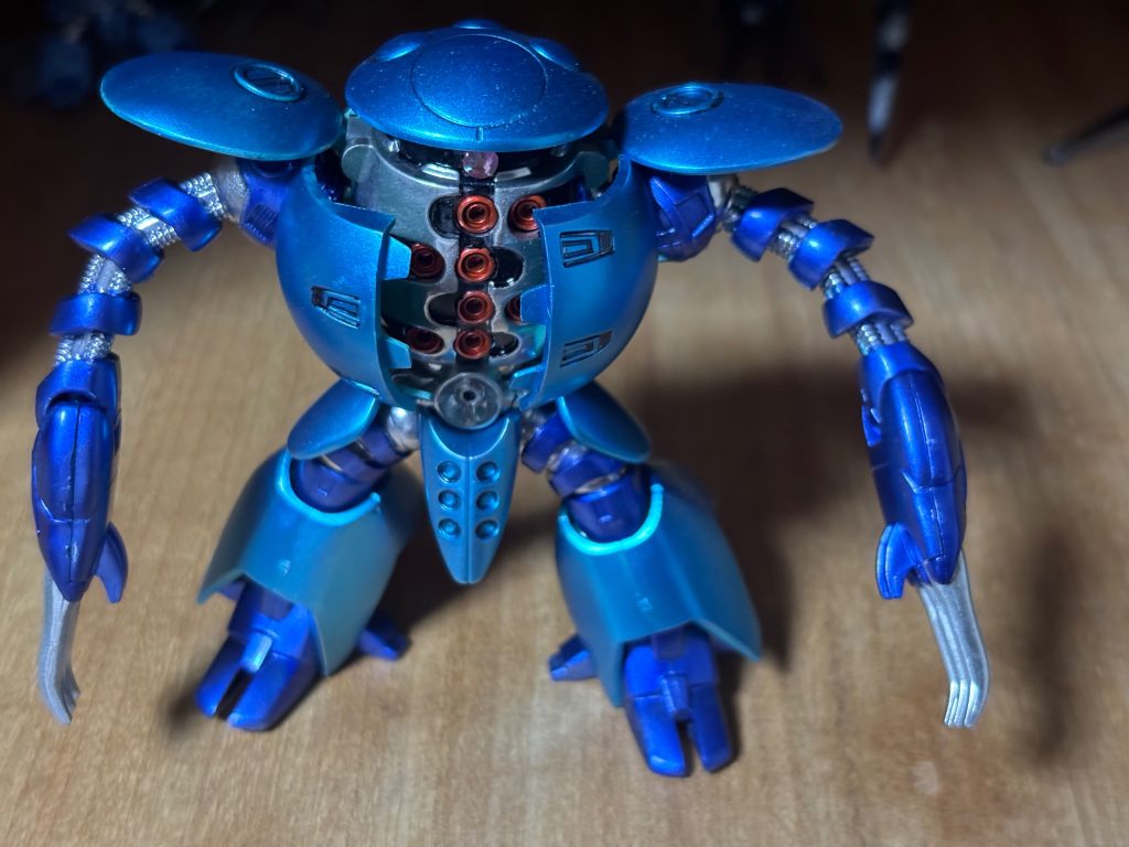 初めてガンダムマーカーで塗装したカプールと比べると始めた時に比べていろいろ頑張ったなぁと振り返れまして感慨深いものがあります