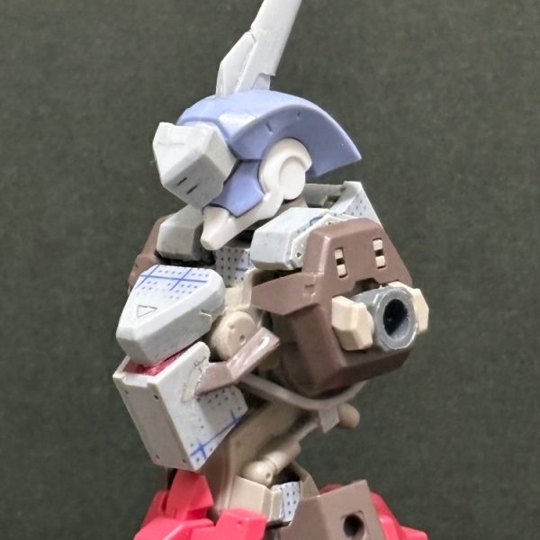 流星号(グレイズ改参)を進めているのですが、胴体のいい写真が撮れたので掲載📸このメカニカルな密度がたまらないです🤤（1枚目）