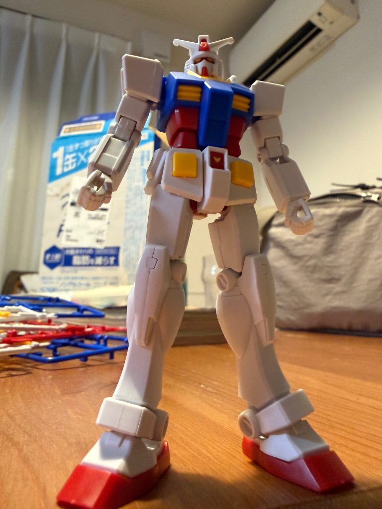 1/144より小さく、横浜の無料ガンダム1/220よりは大きいくらいのサイズ感でした