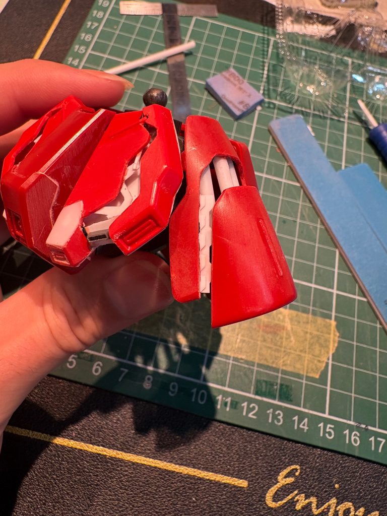 フロント、サイドスカートの分割と内部フレーム制作