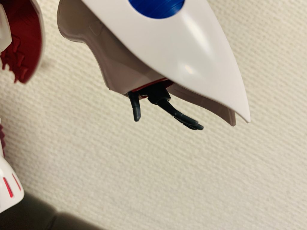 手を伸ばした時に指が少し曲がるのがいいですね…親指と他4本が別々に可動するのもいい…