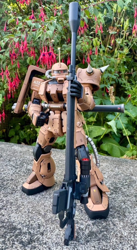 全体的に、配色が気に入りました。愚かにも、バイザーをマットで塗ってしました！私は対艦ライフルを選び、地上戦車に対して使用されると想像しました。Overall I liked the colour scheme. Foolishly I painted the visor with matte! I chose an anti ship rifle imagining it used against ground tanks&nbsp;