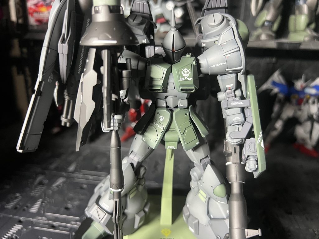 また、試作1号機(コードネーム:フルバーニアン)の予備パーツやスラスターの増設による空間戦闘力をフィードバック及び一部パーツを転用する事により、制動力や旋回能力を大きく飛躍させる結果となった。