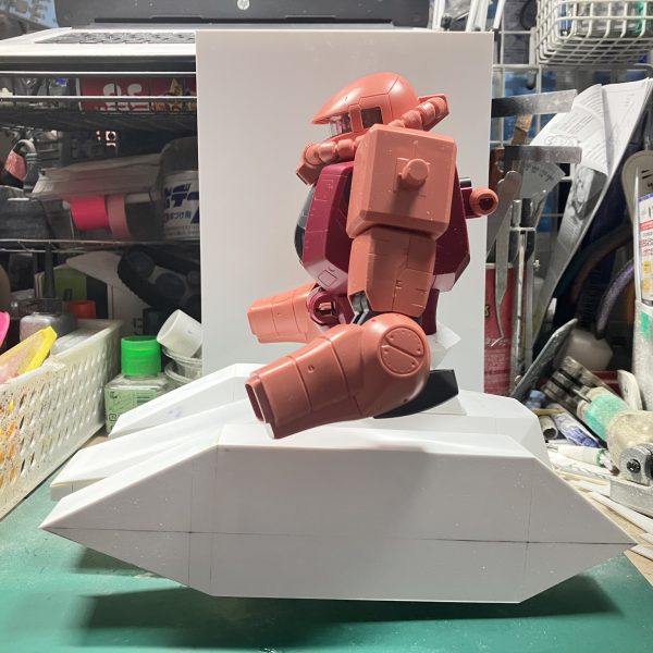 1/48ザクタンク(グリーンマカク)製作8〜11日目デカかった、車体中央部のサイズを決めてから幅詰めました両側の装甲部もそれに伴い、サイズを調整これでなんとかザクタンクっぽくなってきましたψ(｀∇´)ψ車体上面と下面は別パーツなので、中身スカスカです(//∇//)そのまま車体下面を製作してキャタピラを着けれるようにしようと思いますᕦ(ò_óˇ)ᕤ（3枚目）
