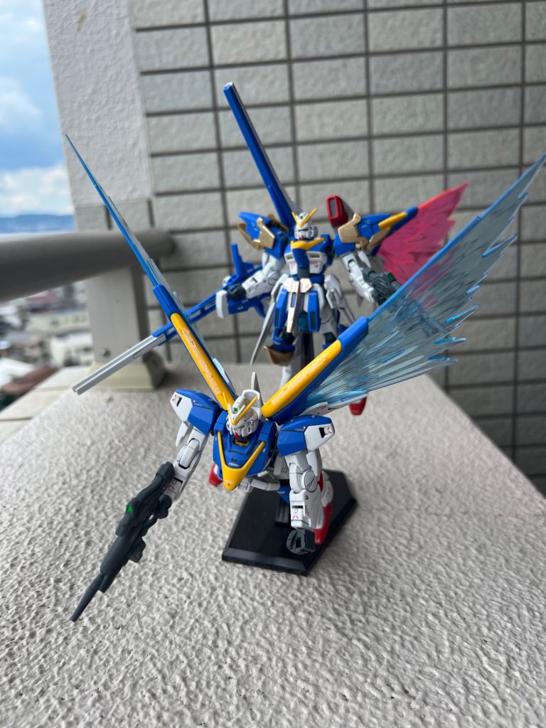プレバン限定の光の翼の専用台座でV2ガンダムと共演(*'ω'*)&nbsp;