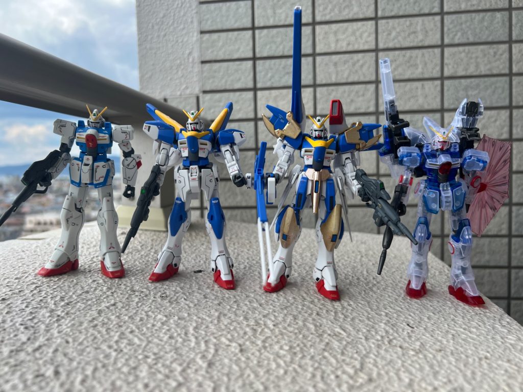 ヴィクトリー4兄弟でパチリ(*´ω`*)ヘキサとガンイージもHG化して欲しいです。シュラク隊だけでなくオデロも人気あると思うねんけどな〜。