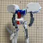 胴を製作。写真には無いが肩を前後にスイングできるようにしている。無論、分離、変形[…]