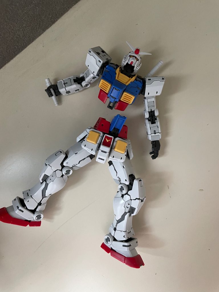 ⑤RGガンダム2.0からコアファイターを抜き取ります