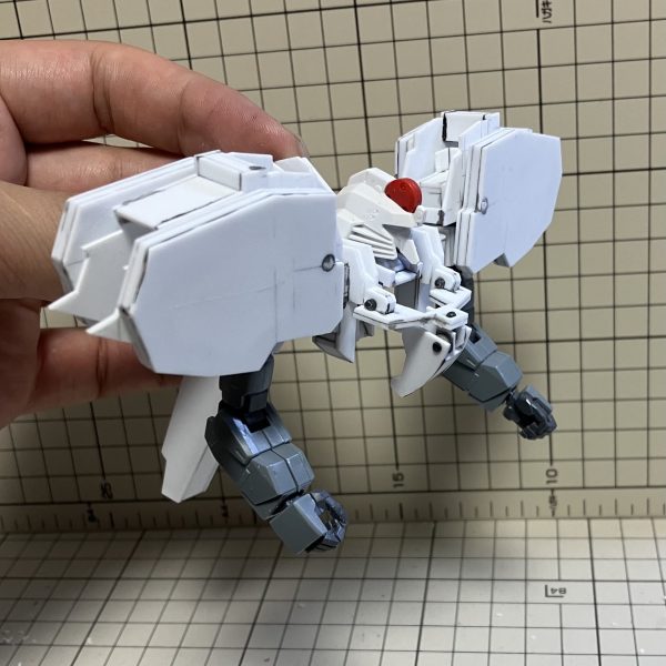 胴進捗。首ブロック製作。設定通り頭部を沈み込ませることが可能。Gアタッカーへの変形も問題可能に。（3枚目）