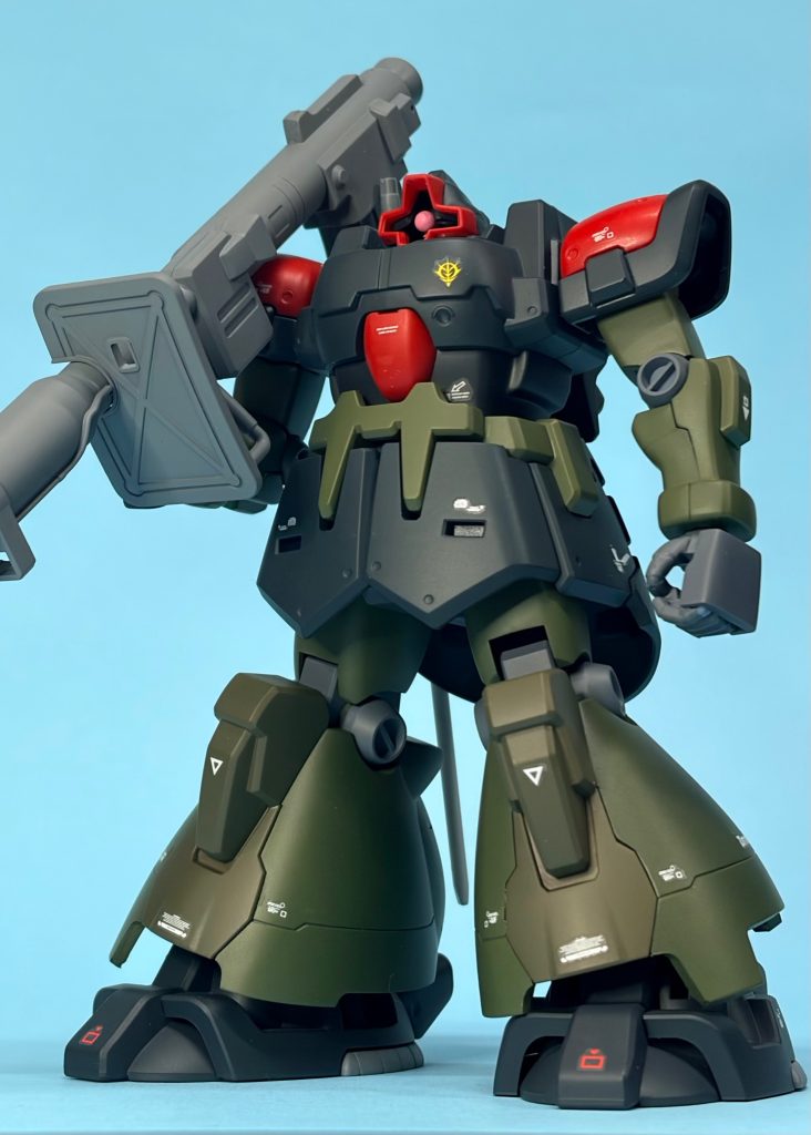 HG &nbsp;ドム・トローペンをデラーズ専用カラーに全塗装。グワデン配備なので足の吸気口を外したりモノアイつけたりとプチ改造しました。