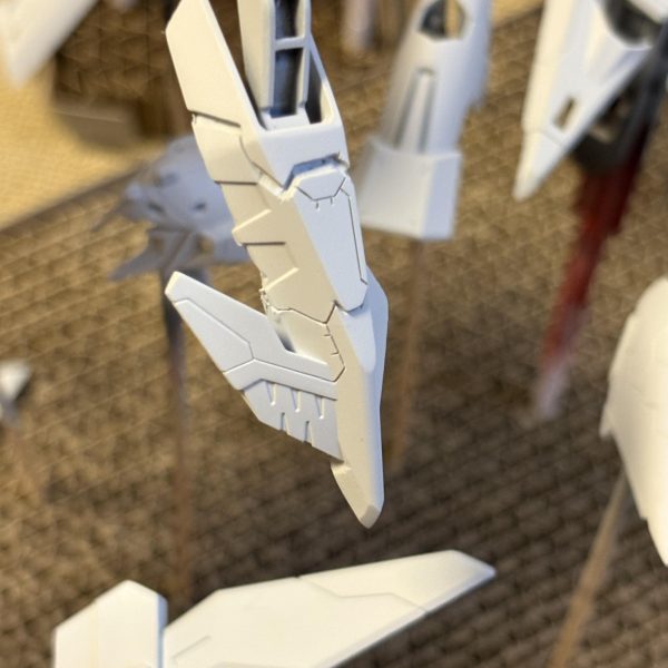 制作記事をご覧になられている方、ありがとうございます、また更新が遅れております。塗装作業に差し掛かったのですが、梅雨入りしてちょうど良い時間が作れず中々進んでおりません....今回はとびきり塗面にこだわりたいので条件が整ってる環境でやりたいんですよね....（3枚目）
