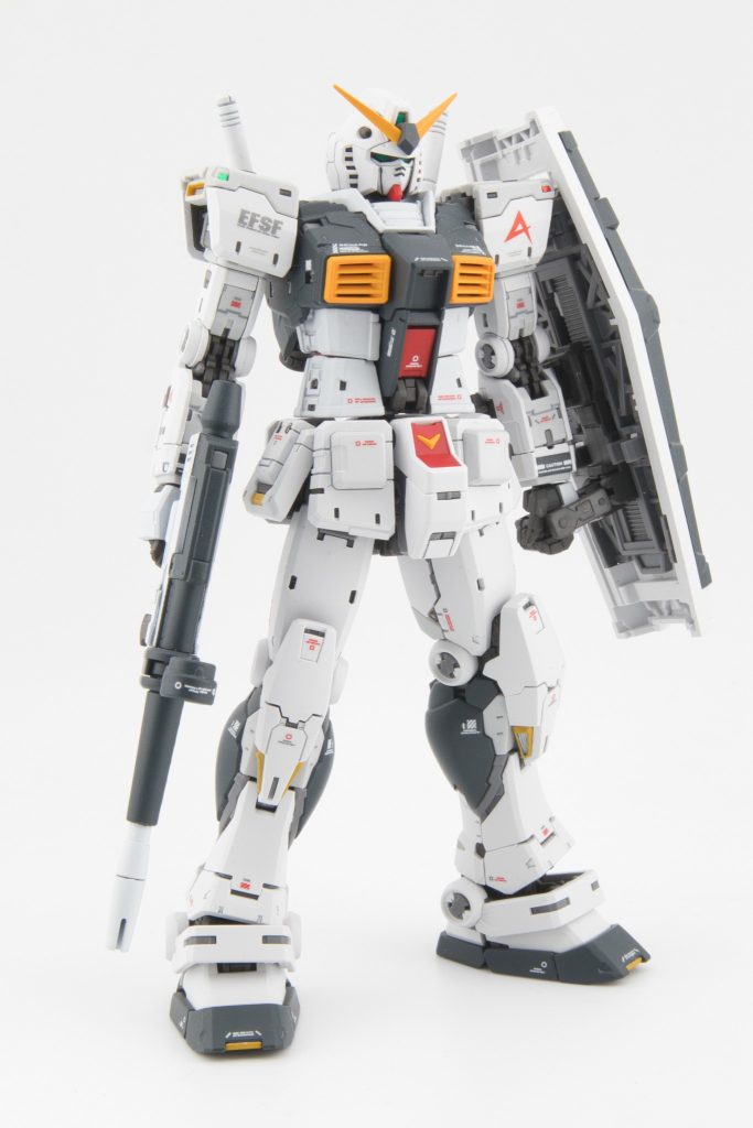 RX-78-2 ガンダム Ver.2.0–3枚目/制作者：HerGrayMetal