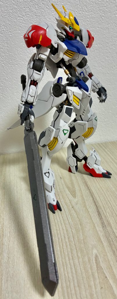 ソードメイスもガンメタ塗装してます。