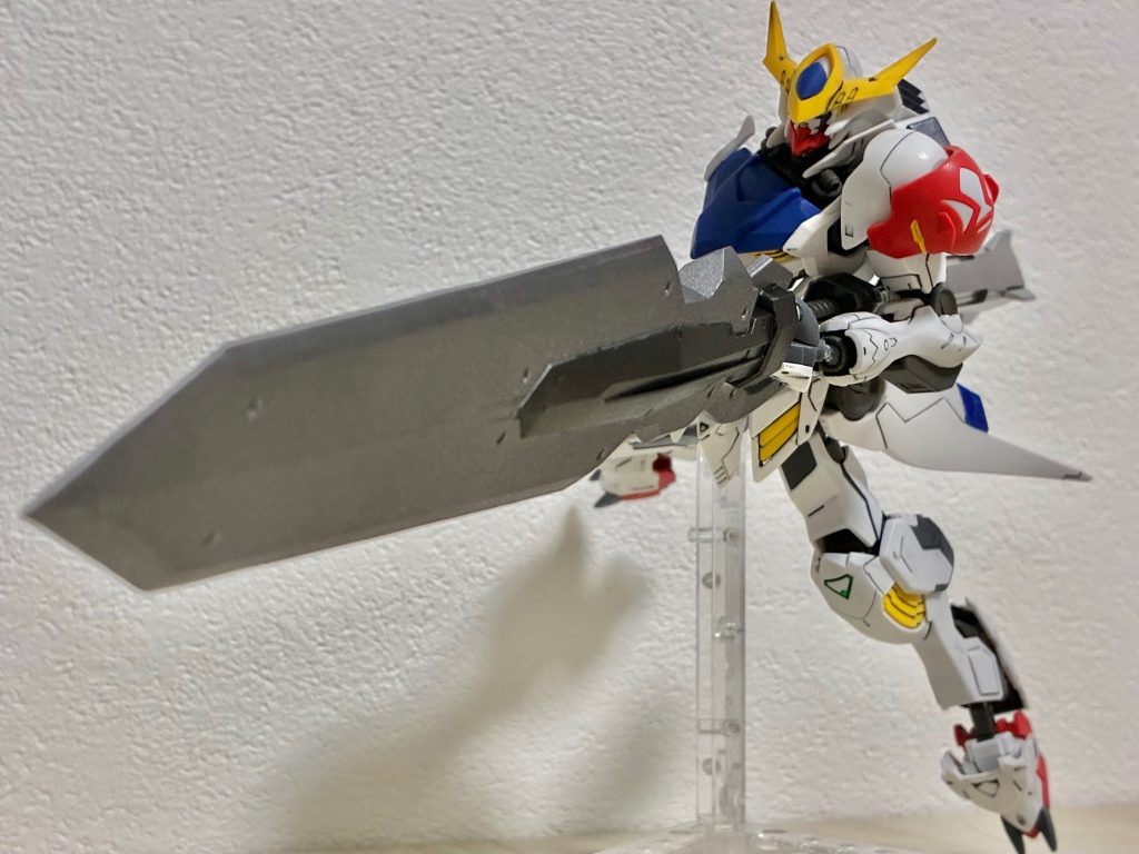 ブレードの部分はガンメタ塗装してます。