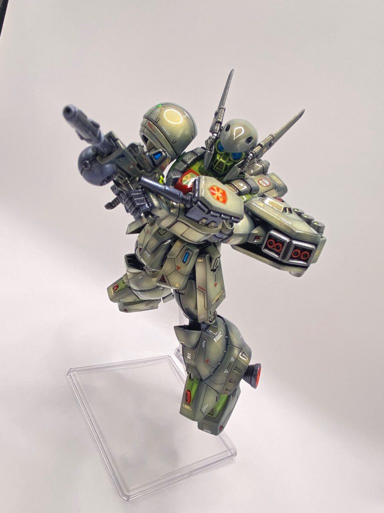 今年はターンテーブルを2個用意したのでのっけてクルクル回しての展示です。そのほうがテカテカ感マシマシなるかなって思っています＾＾