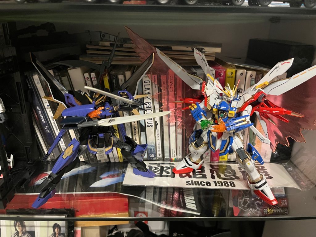 Gガンダムミキシングの2機並べてみました。