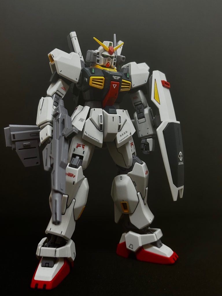 これも大好きでたまに動かしてます笑マークIIですね。Gディフェンサーも購入出来たのでいつかスーパーガンダムにしたいと思います(いつか....)。最近はデカールも減らしてシンプルに仕上げるのにハマってますが当初は結構貼ってたんですよね。好みの変化も出てきた1年だった気がします。