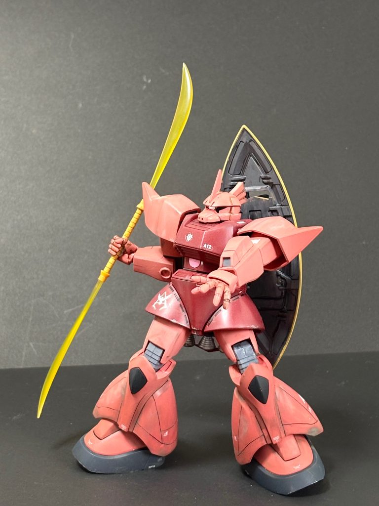 デカールは悩んだ末に肩アーマーに貼るのをやめました。好みが分かれるところだと思います。
