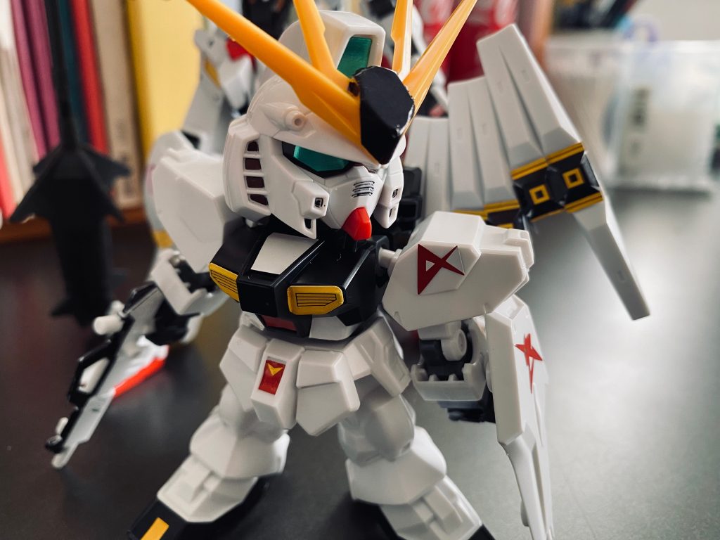 作ったガンプラとともに感謝を伝えたかったですが、なんかいいのないかなぁ🤔過去作ですが、SD　νガンダムと共に感謝を伝えたいと思います。こちら、まだGUNSTA登録前の作品墨入れも雑、シールもズレズレです💦でも、GUNSTA登録して色々な方と知り合いガンプラの共有をして今、色々な事に挑戦することが出来ています。