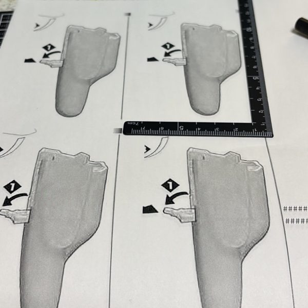 あまり記事が見つからないプロペラントタンクの制作方法をまとめてみました。我流ですのでご注意を！1.MGの説明書を好みのサイズで印刷する2.説明書をもとにして土台をプラ板から作成する3.土台にストローをもりもりする(ストローに対応するボンドが要ります)4.軽量パテでもりもりして気合で整形して、気合でスジボリいれる5.頑張って塗装する（2枚目）