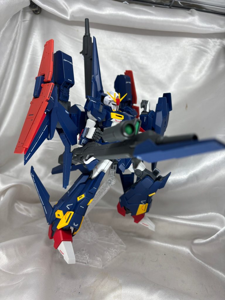 武装もほぼリゼルのものを持たせ方を変えてゼッツーっぽくしました。方針の下のフィン的な奴はリゼルの余剰パーツから。