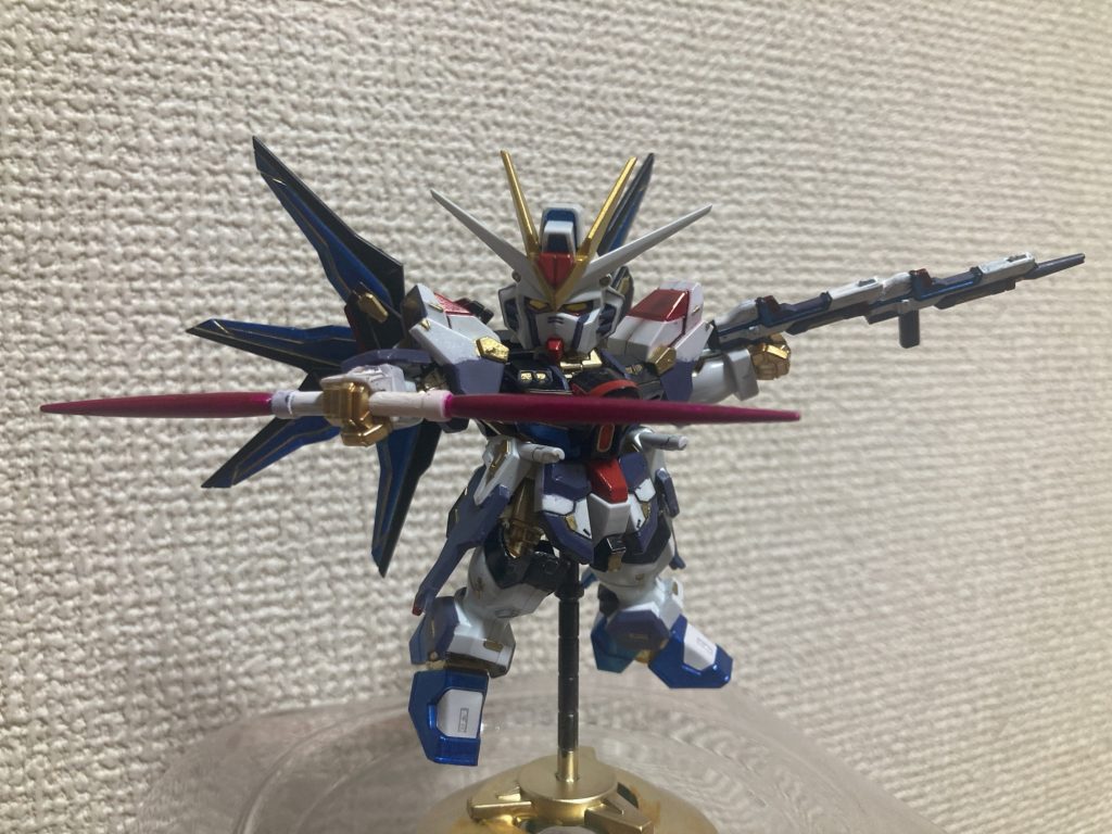 デカールとか貼って更に情報量増やす予定です。マイティも塗ってないので早く塗りたいな、とカルラも。その前にケンプファー届くからケンプファー取り掛かりそうです()