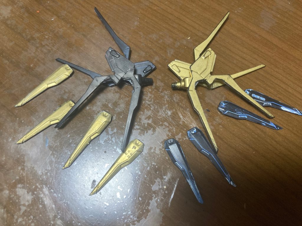 オプションパーツセット制作中フルバースト出来るように作る予定です。フェネクス作成中なので、まずそっちを頑張りたいです。やりたい事が多すぎる〜ケンプファー、バルバトスは人気だから売り切れ、そして中古高値付きそうですね。次のシリーズは何がくるかなぁ？
