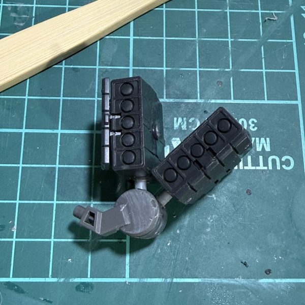 マーク5っぽいミサイルポッドをジャンクで制作中（4枚目）