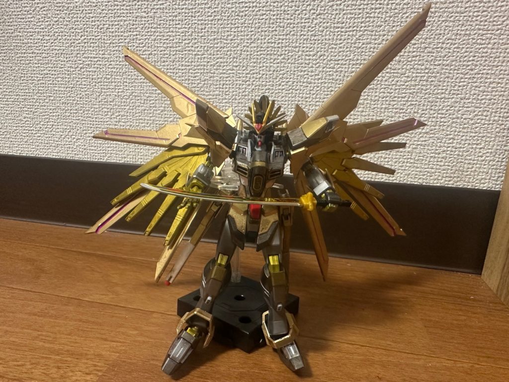 刀はBB戦士の武者ガンダムから拝借。秀吉らしい派手な刀です