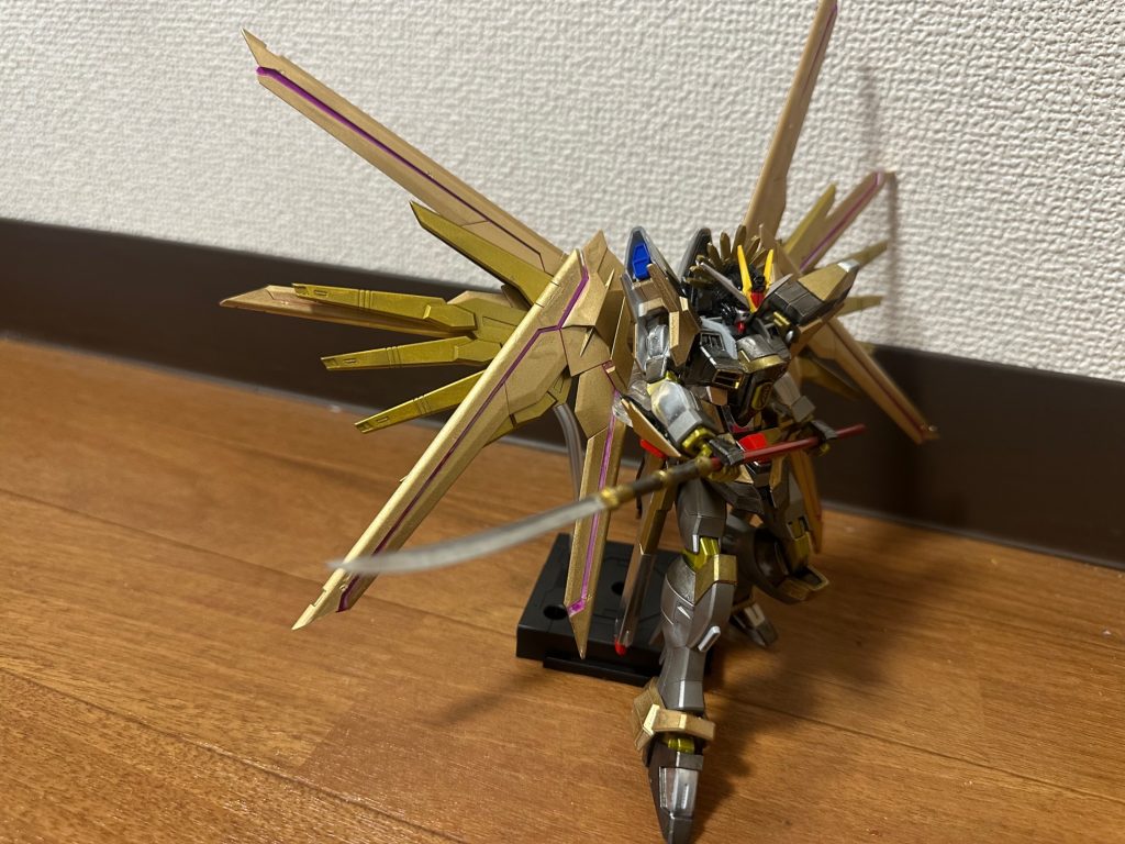 槍も持たせました。結構かっこいいです